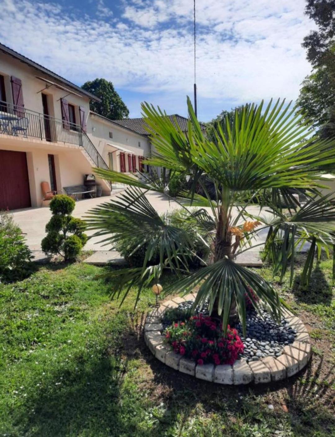 Charmant Logement Entier A La Campagne Sencenac-Puy-de-Fourches 외부 사진